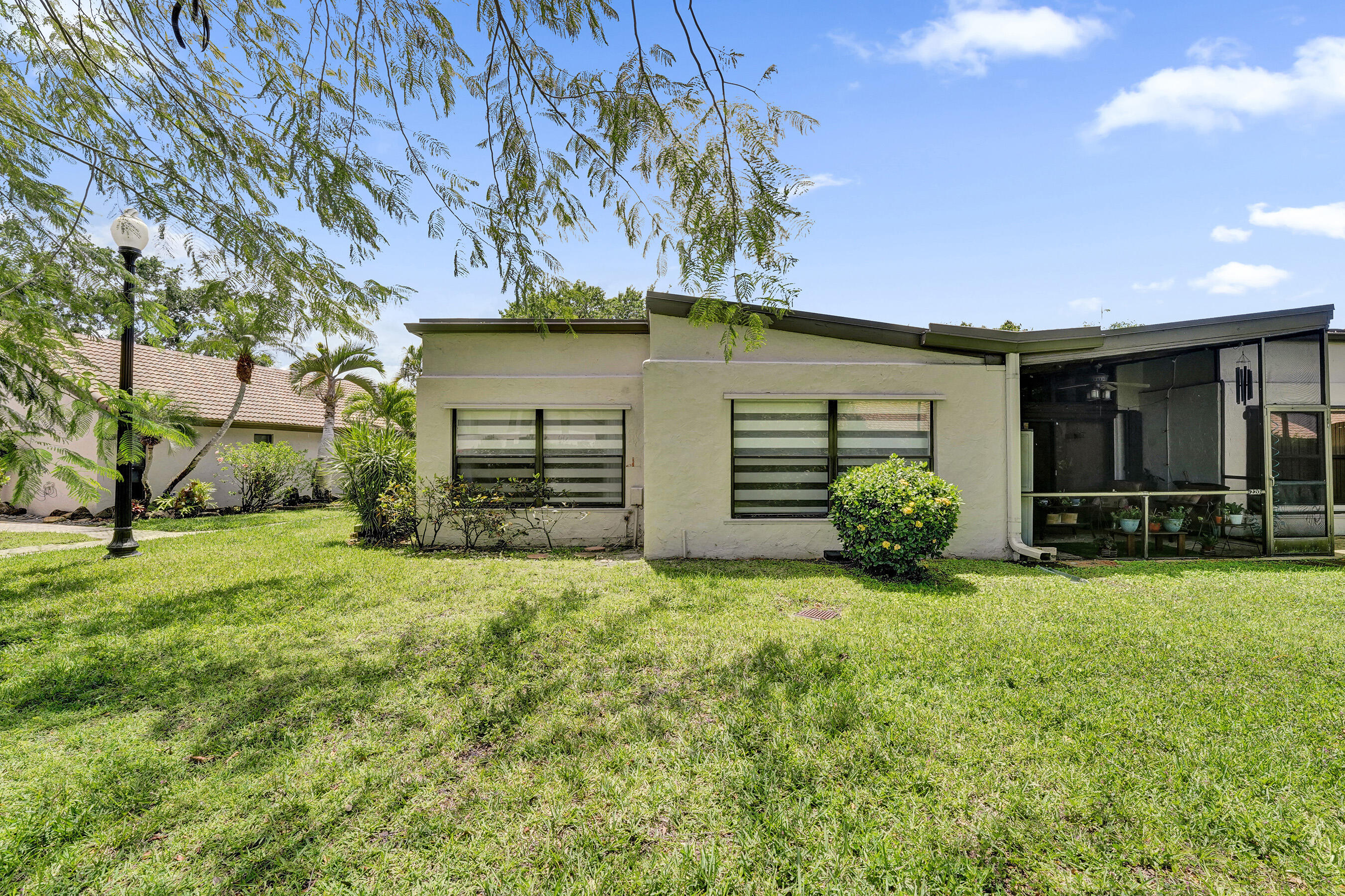 TRELLISES 2 CONDO - Residential