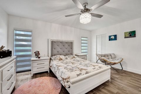 Tiny photo for 9707 N New River Canal Road #221, Plantation, FL 33324 (MLS # B26015867)