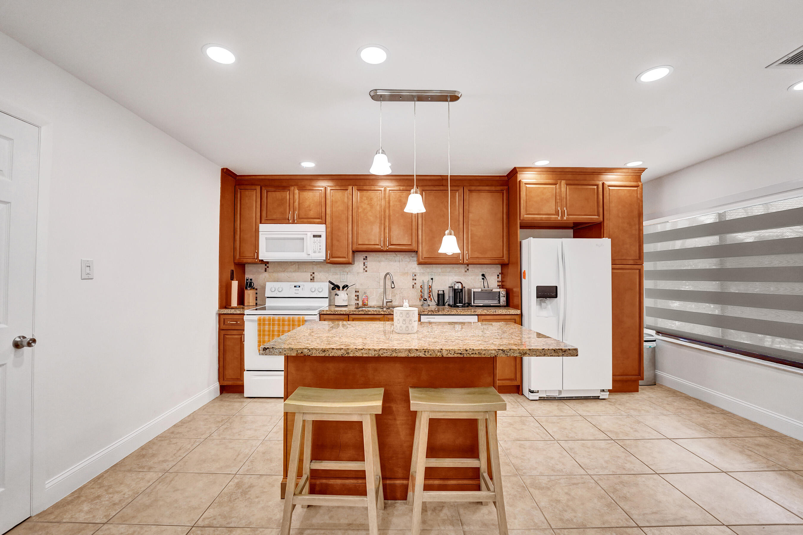 TRELLISES 2 CONDO - Residential