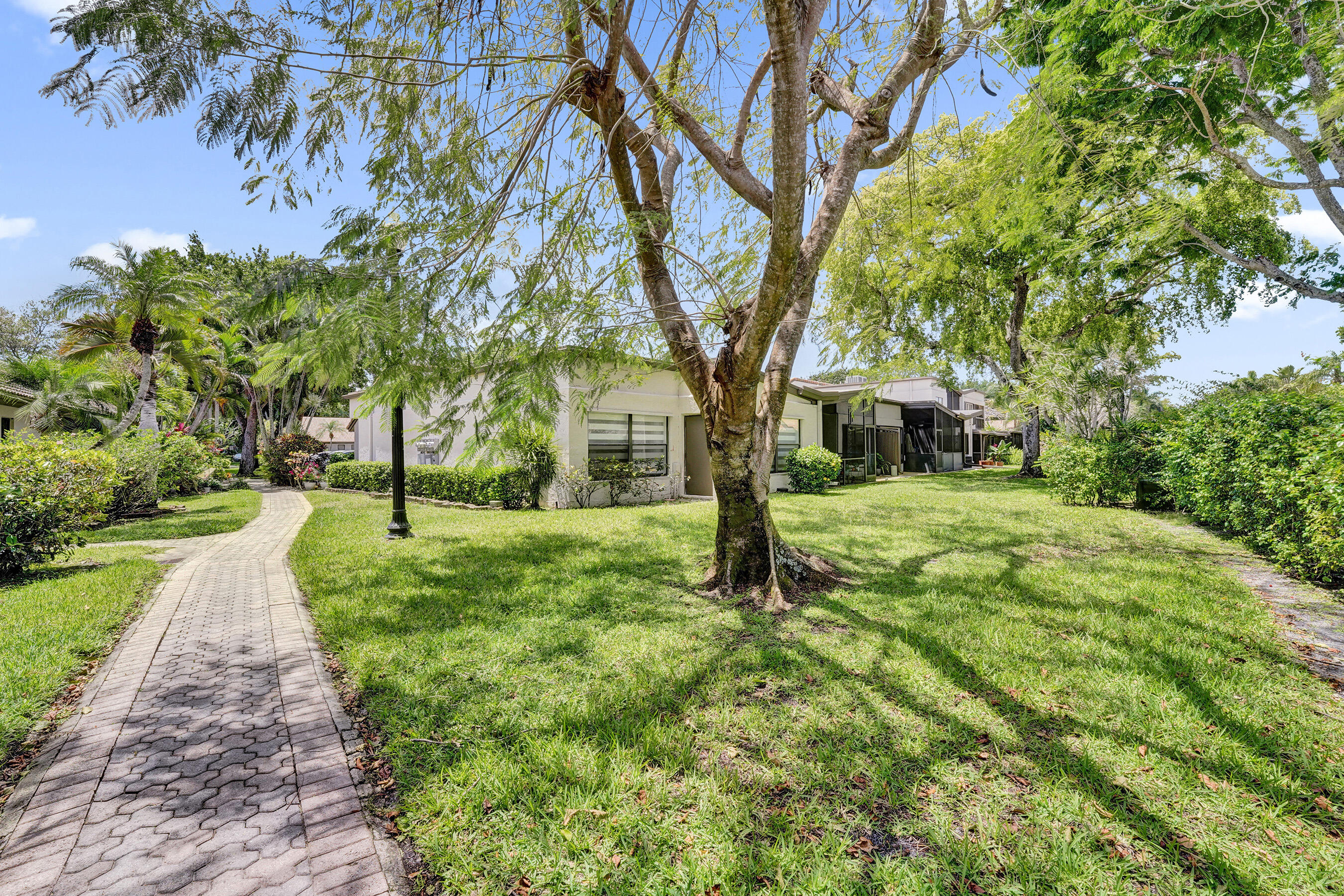 TRELLISES 2 CONDO - Residential