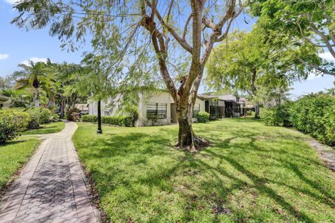 Tiny photo for 9707 N New River Canal Road #221, Plantation, FL 33324 (MLS # B26015867)