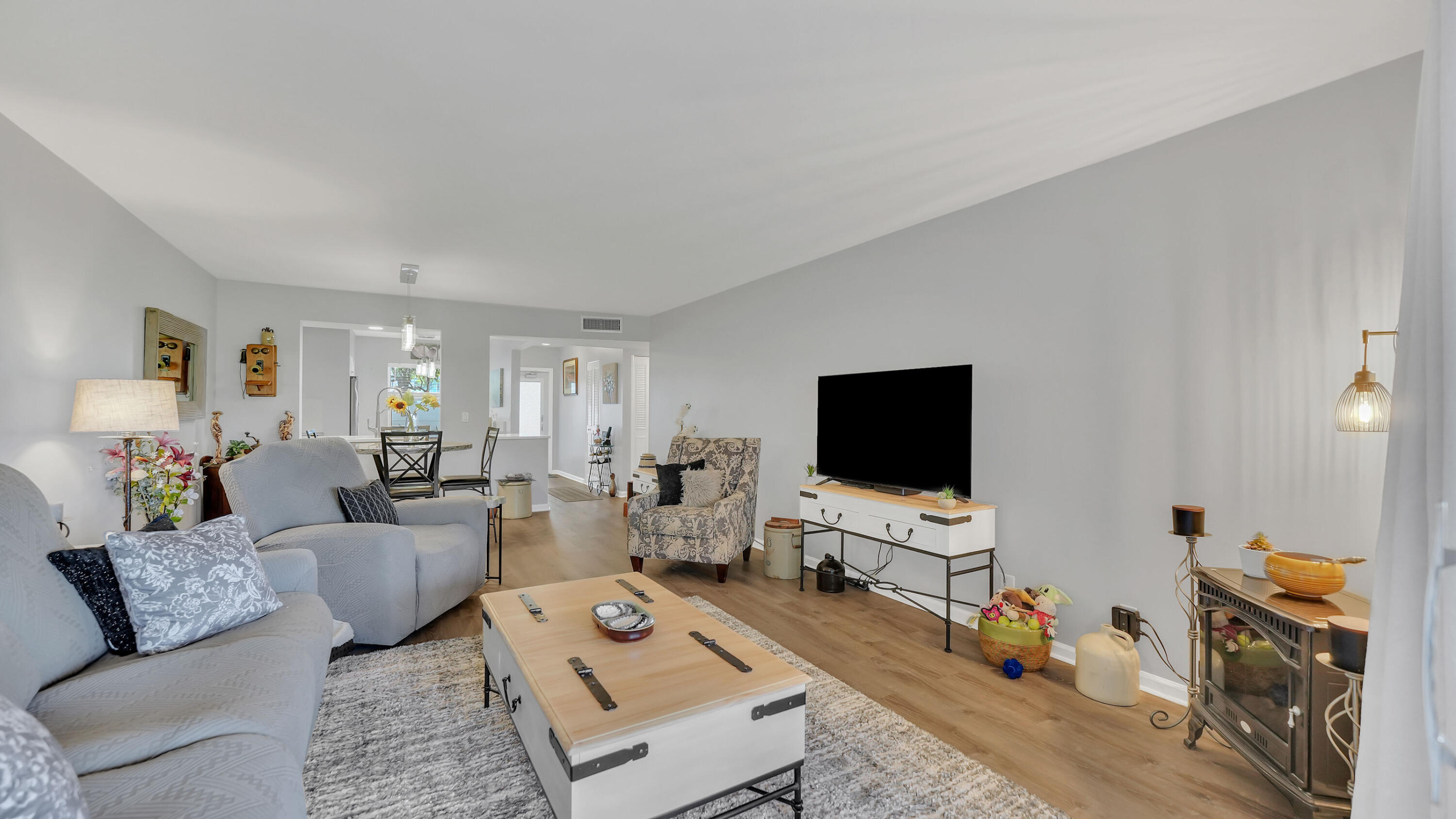 VILLAGES OF ORIOLE DEAUVILLE CONDO - Residential