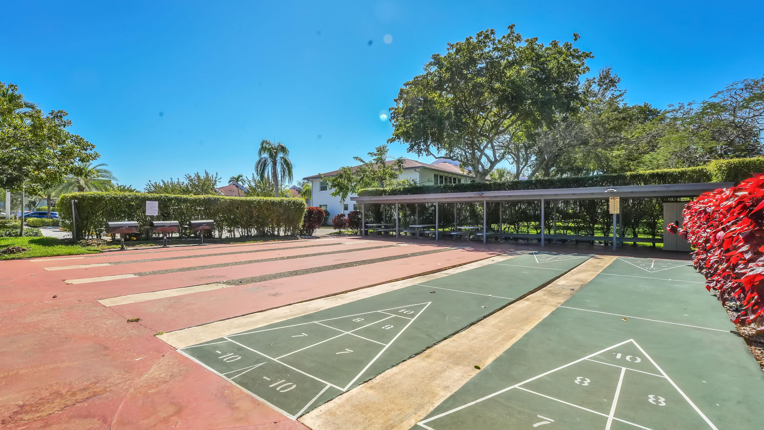 VILLAGES OF ORIOLE DEAUVILLE CONDO - Residential