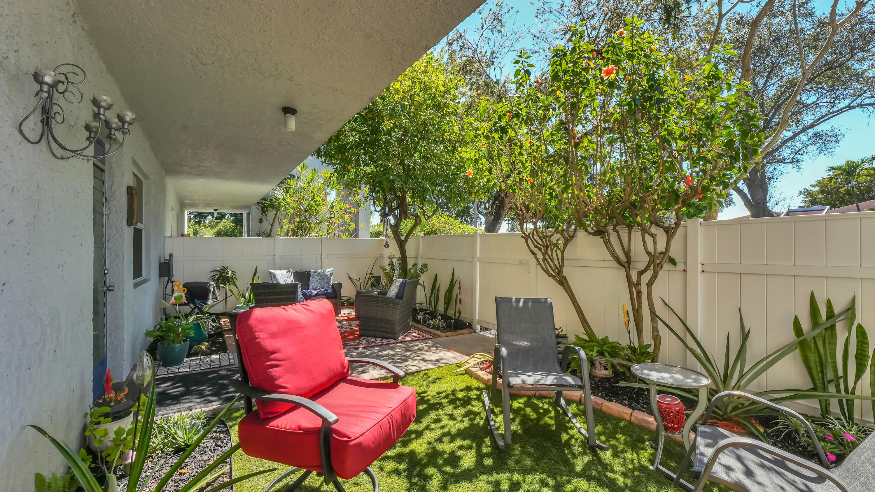 VILLAGES OF ORIOLE DEAUVILLE CONDO - Residential