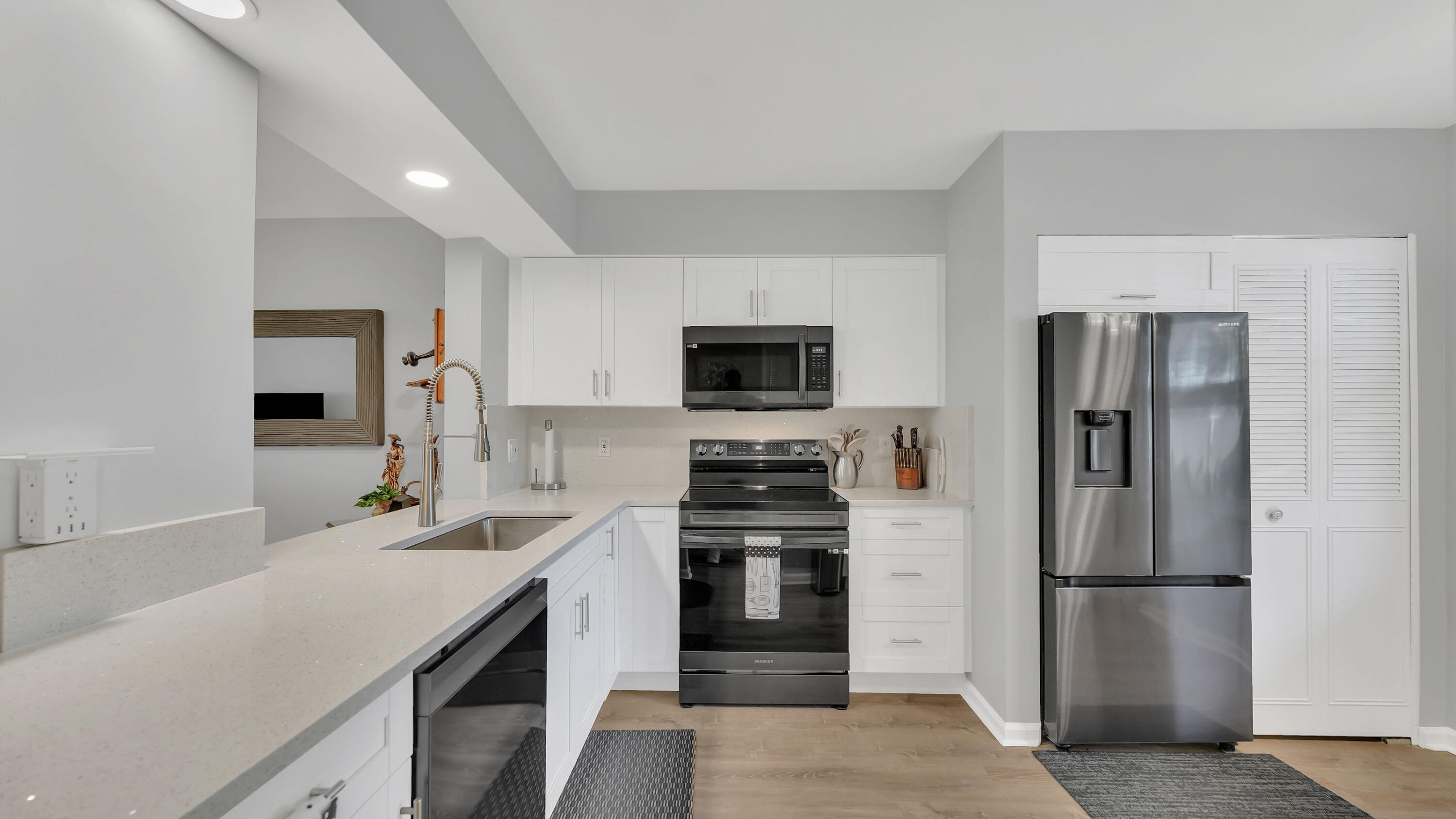 VILLAGES OF ORIOLE DEAUVILLE CONDO - Residential