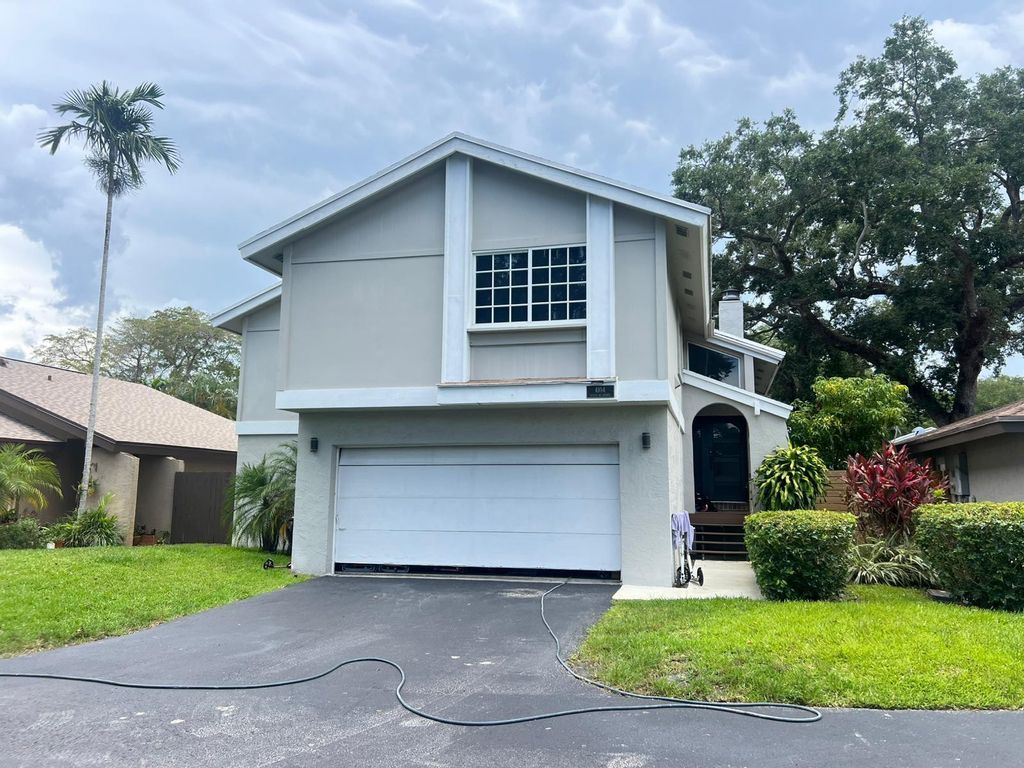 Photo of 4104 N 49th Avenue, Hollywood, FL 33021 (MLS # F10549963)
