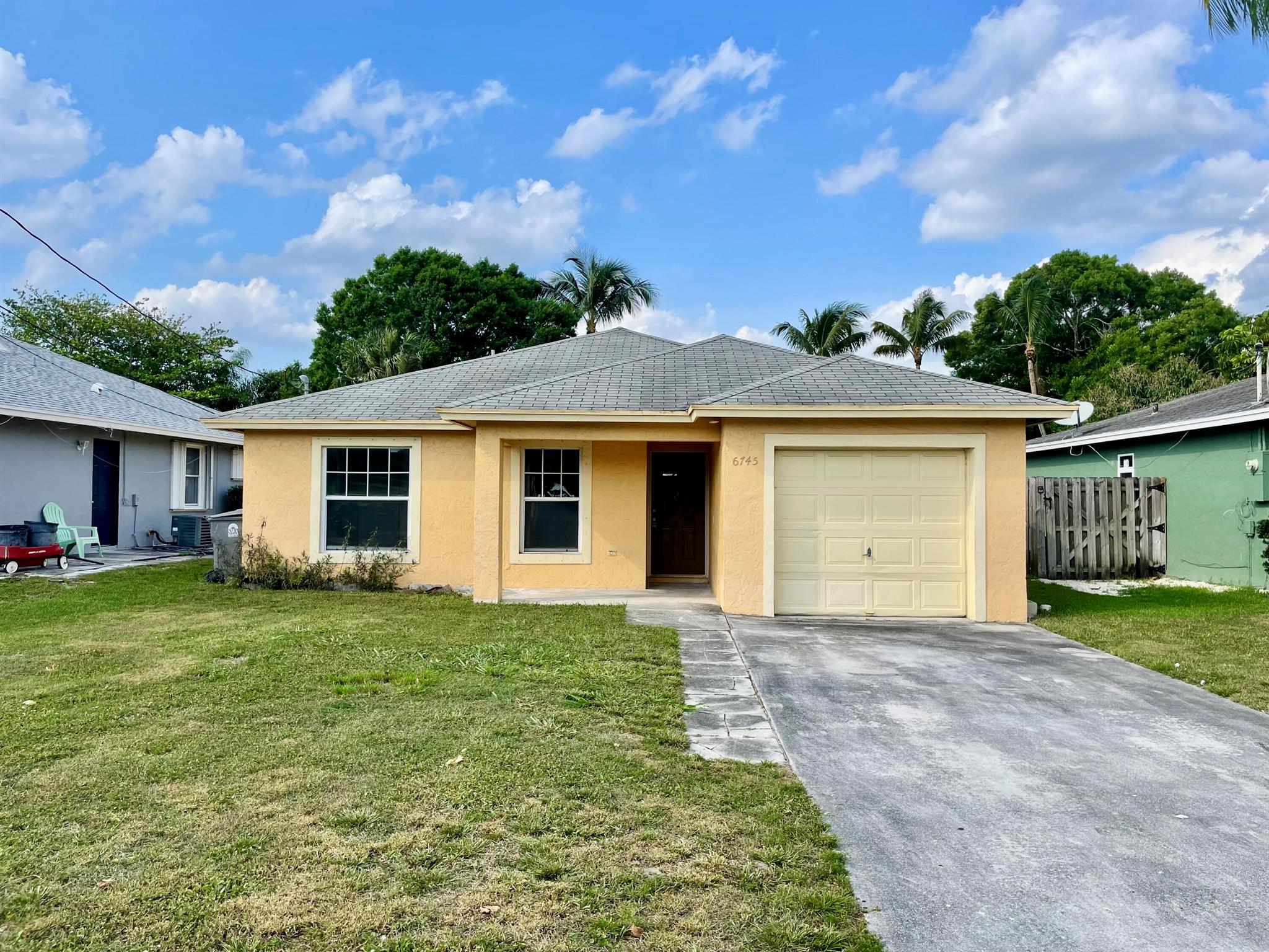 This recently renovated 3 bedroom 2 bathroom 1174 living sq foot single-family home is located in Jupiter, FL close to amenities, shopping, schools, and entertainment. Brand new kitchen with new appliances and updated bathrooms. Priced to rent quickly. Washer and dryer also included. Close to restaurants, 95, and the Turnpike, and just a short drive to breathtaking Jupiter beaches. The home will be available for showings on March 20th, 2024. Move-in ready, Won't last. Rentspree application https://apply.link/3x03bkz