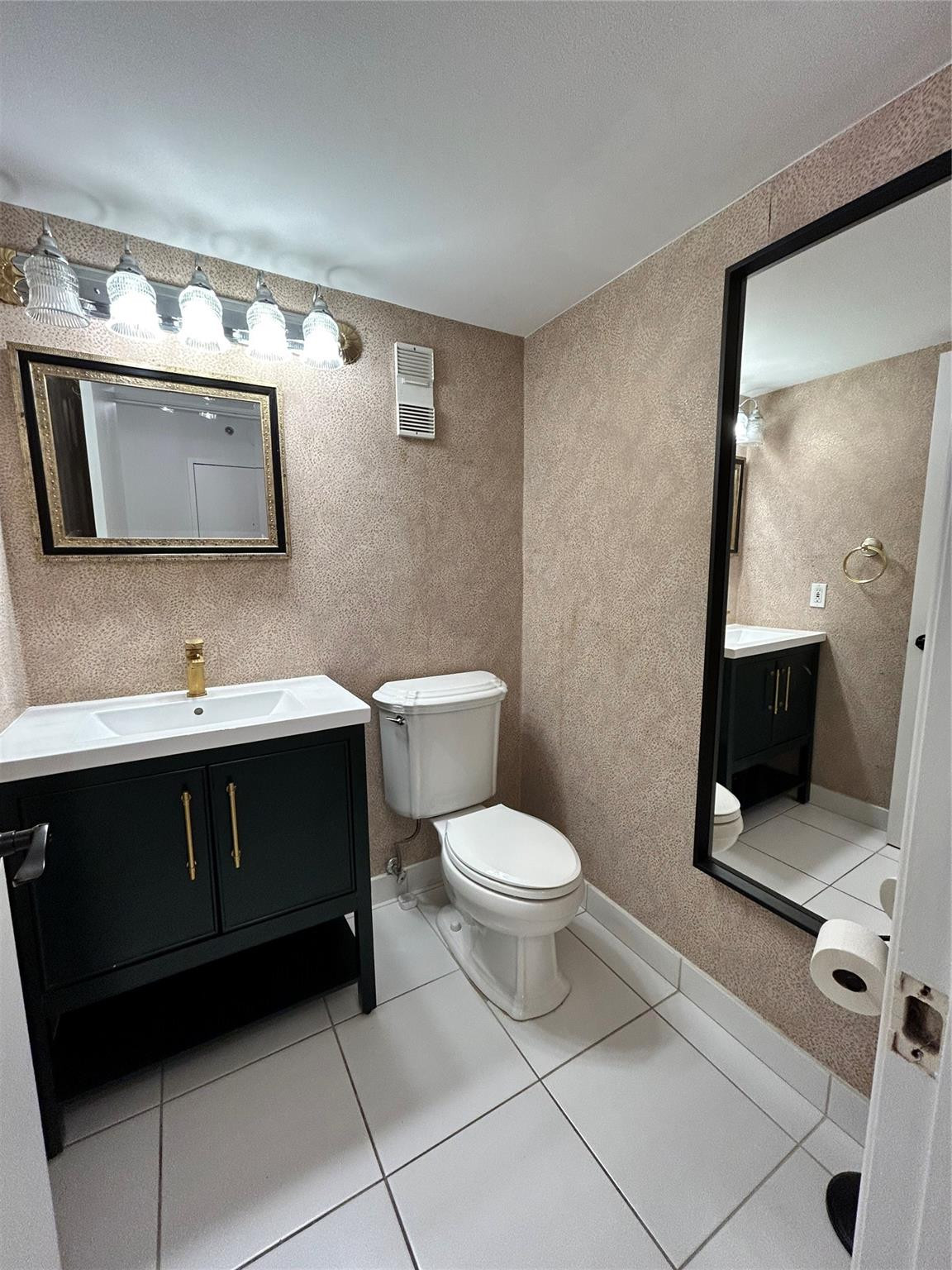 3215 S Ocean Boulevard 703