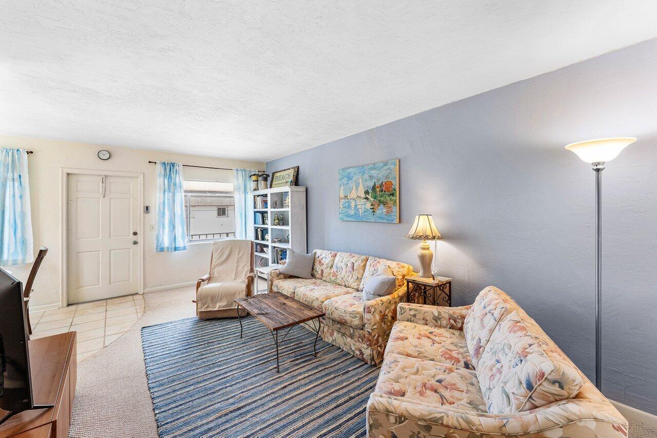 MURRY HILLS APT BLDG CONDO - Residential
