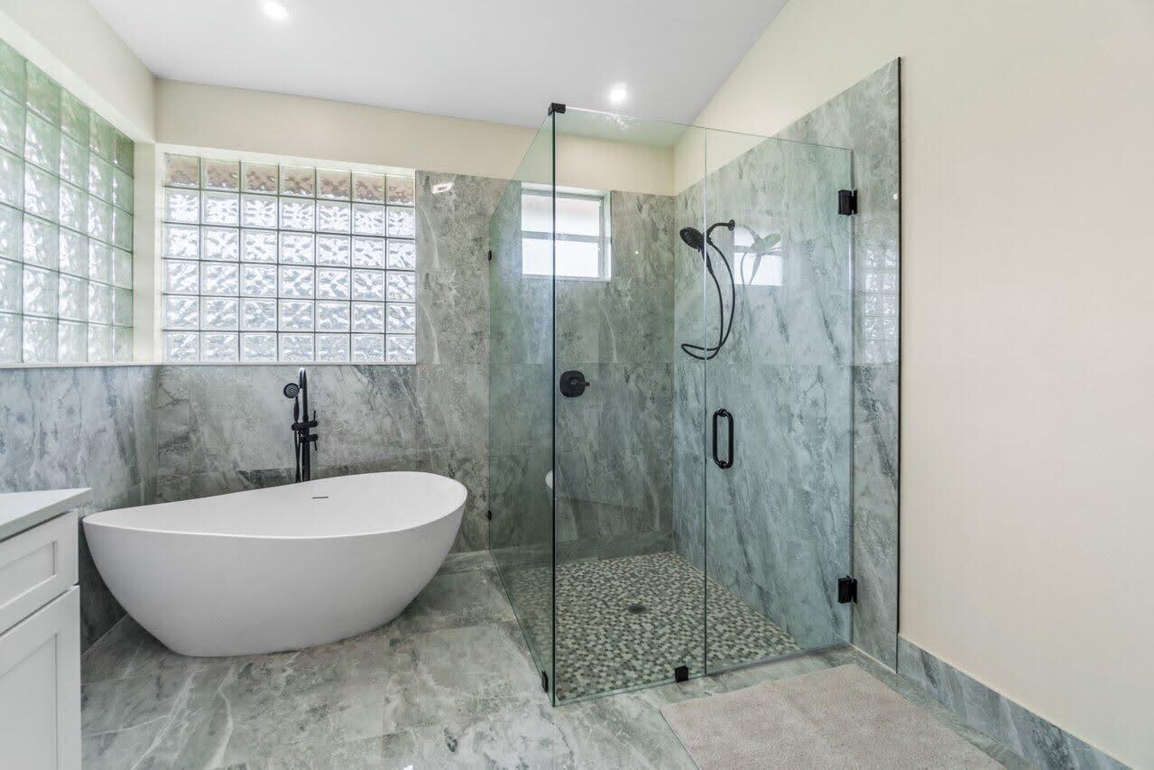 LAKEFIELD OF THE LANDINGS AT WELLINGTON - Residential