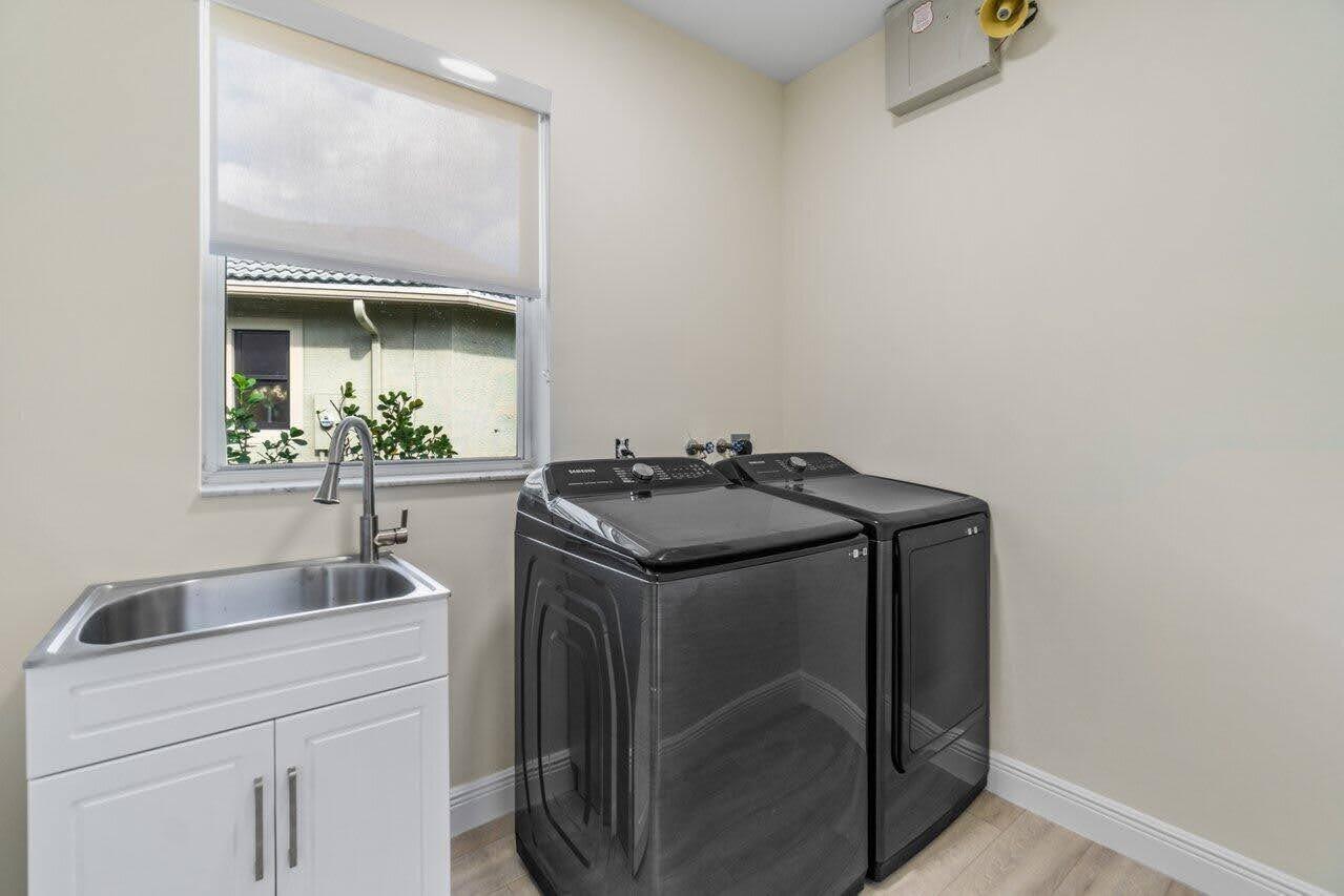 LAKEFIELD OF THE LANDINGS AT WELLINGTON - Residential