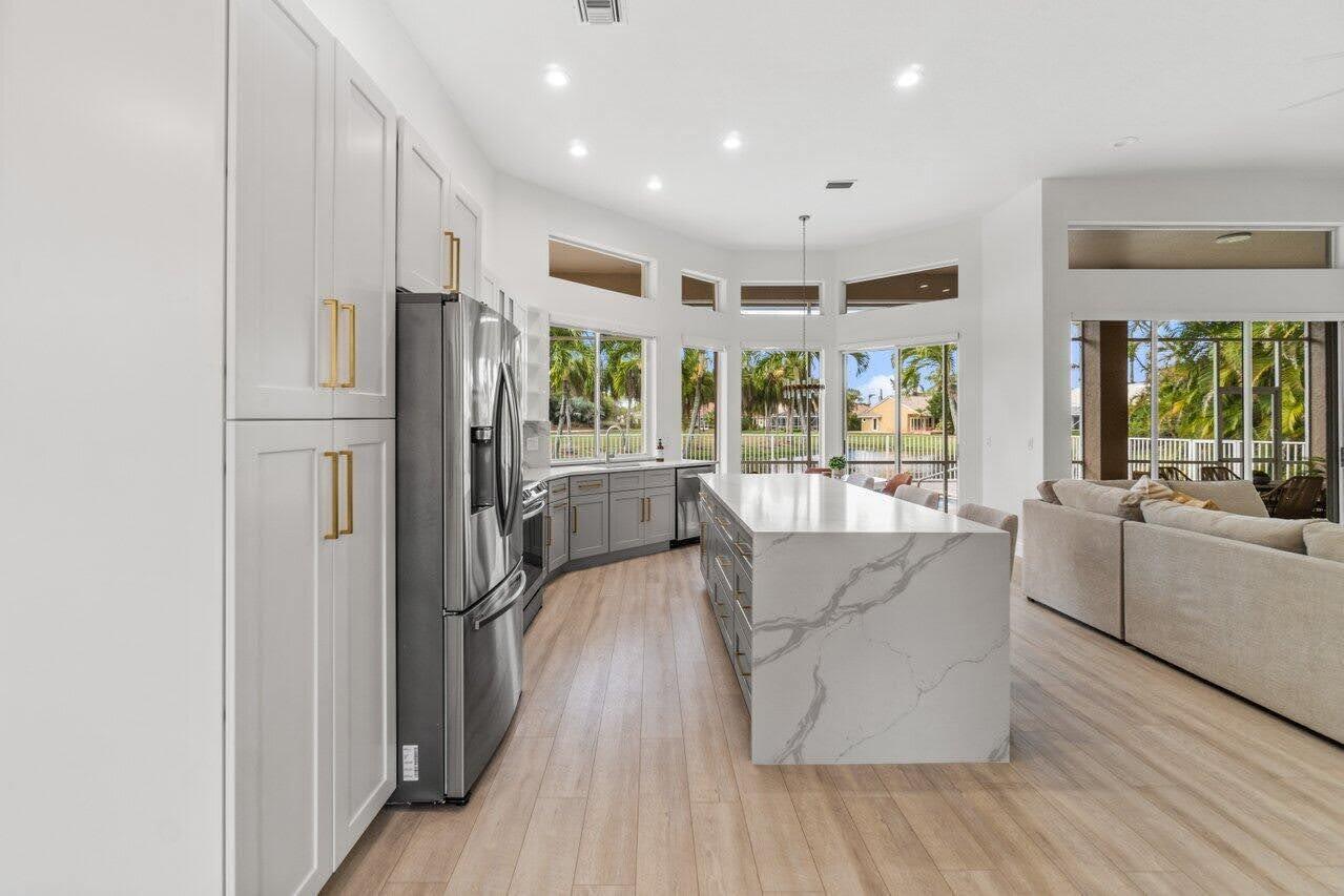 LAKEFIELD OF THE LANDINGS AT WELLINGTON - Residential