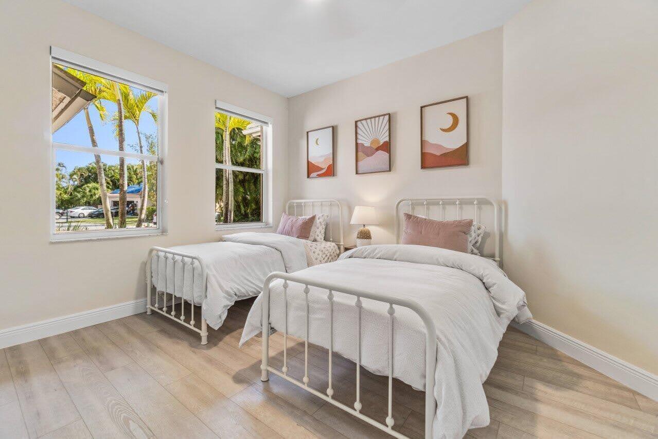 LAKEFIELD OF THE LANDINGS AT WELLINGTON - Residential