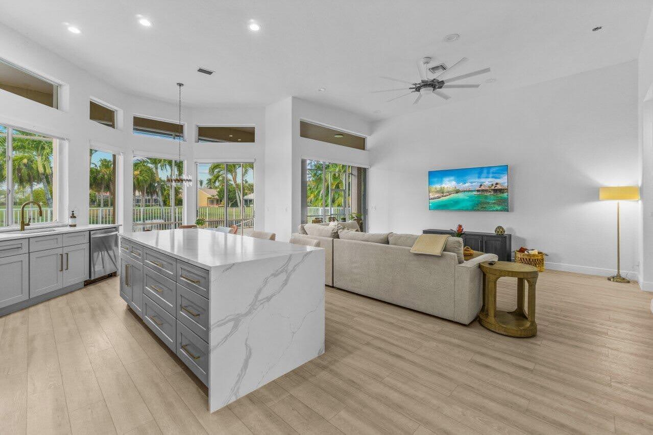 LAKEFIELD OF THE LANDINGS AT WELLINGTON - Residential