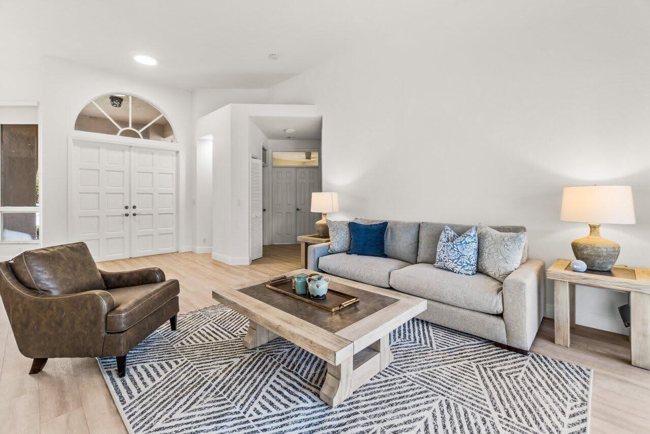 LAKEFIELD OF THE LANDINGS AT WELLINGTON - Residential