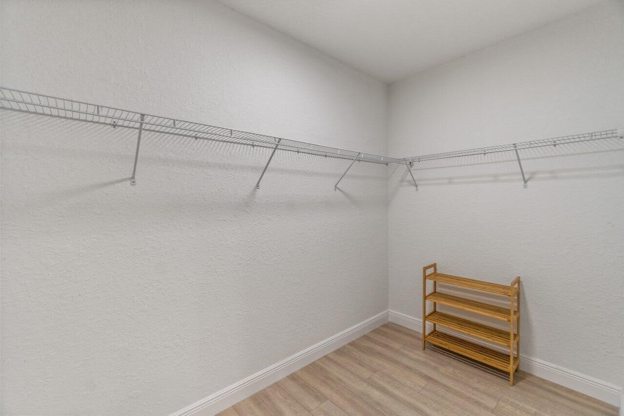 LAKEFIELD OF THE LANDINGS AT WELLINGTON - Residential