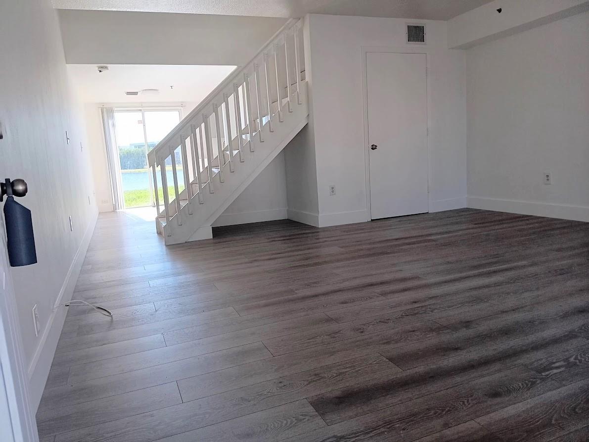 Bonaventure 82-43 B - Residential Lease
