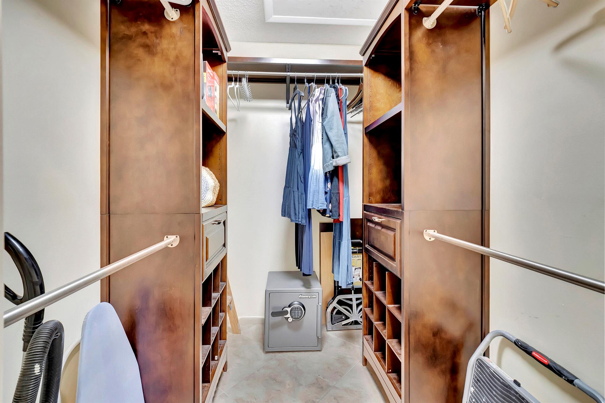 EASTGATE II AT HUNTERS RUN CONDO - Residential