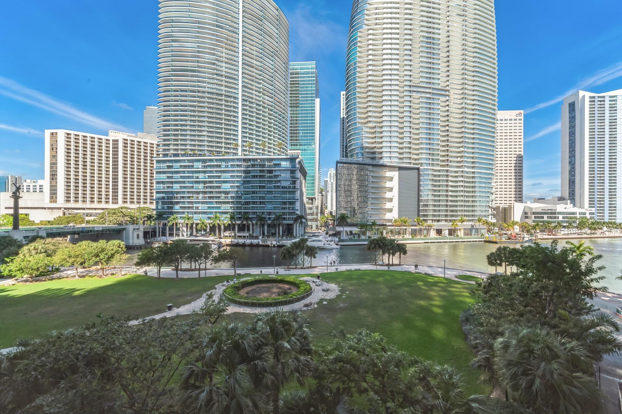 475 BRICKELL Avenue 512