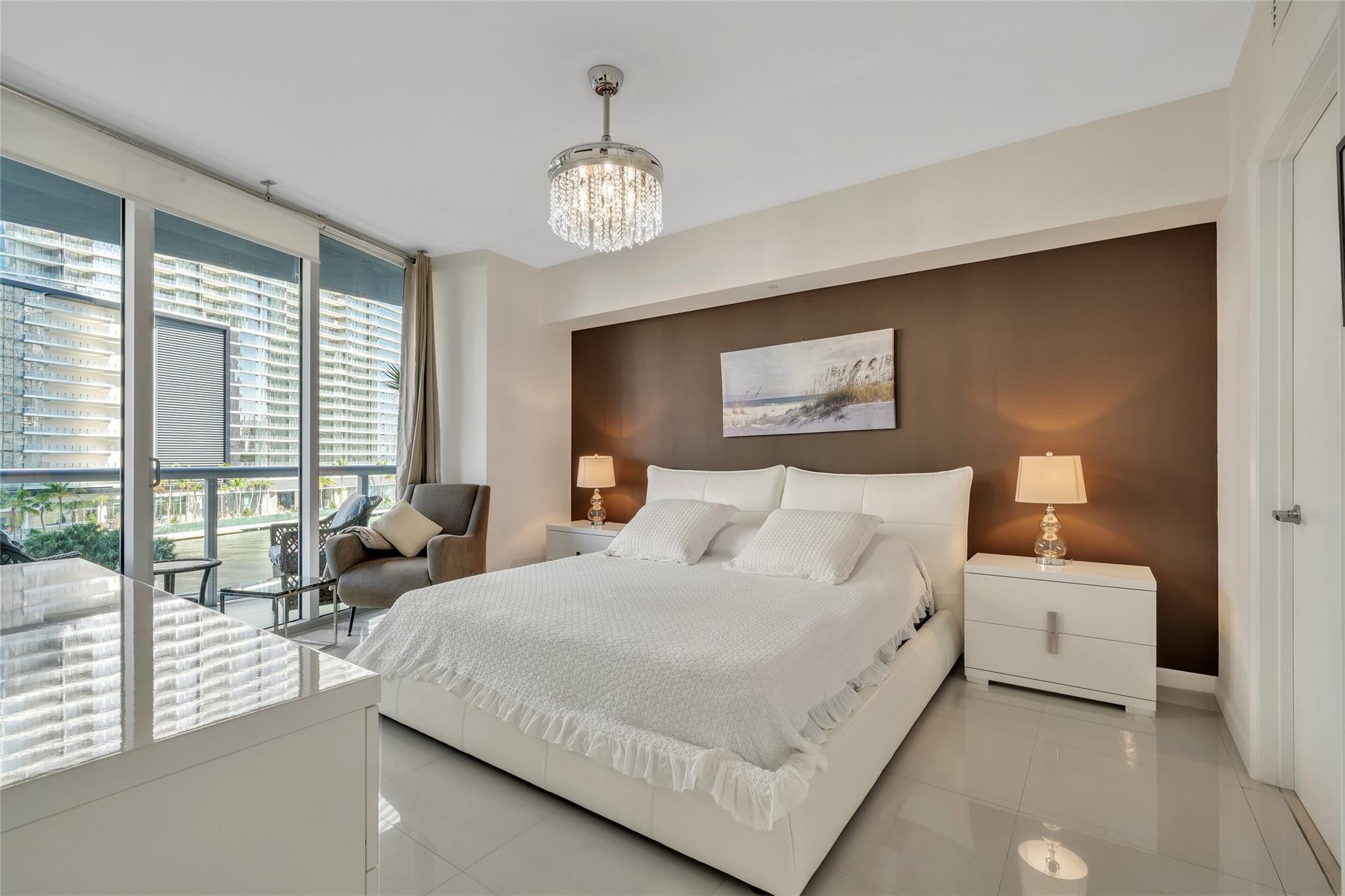 475 BRICKELL Avenue 512