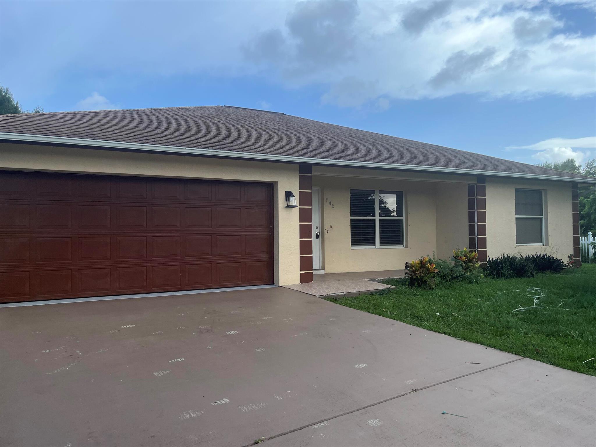 PORT ST LUCIE SECTION 9 - Residential Lease