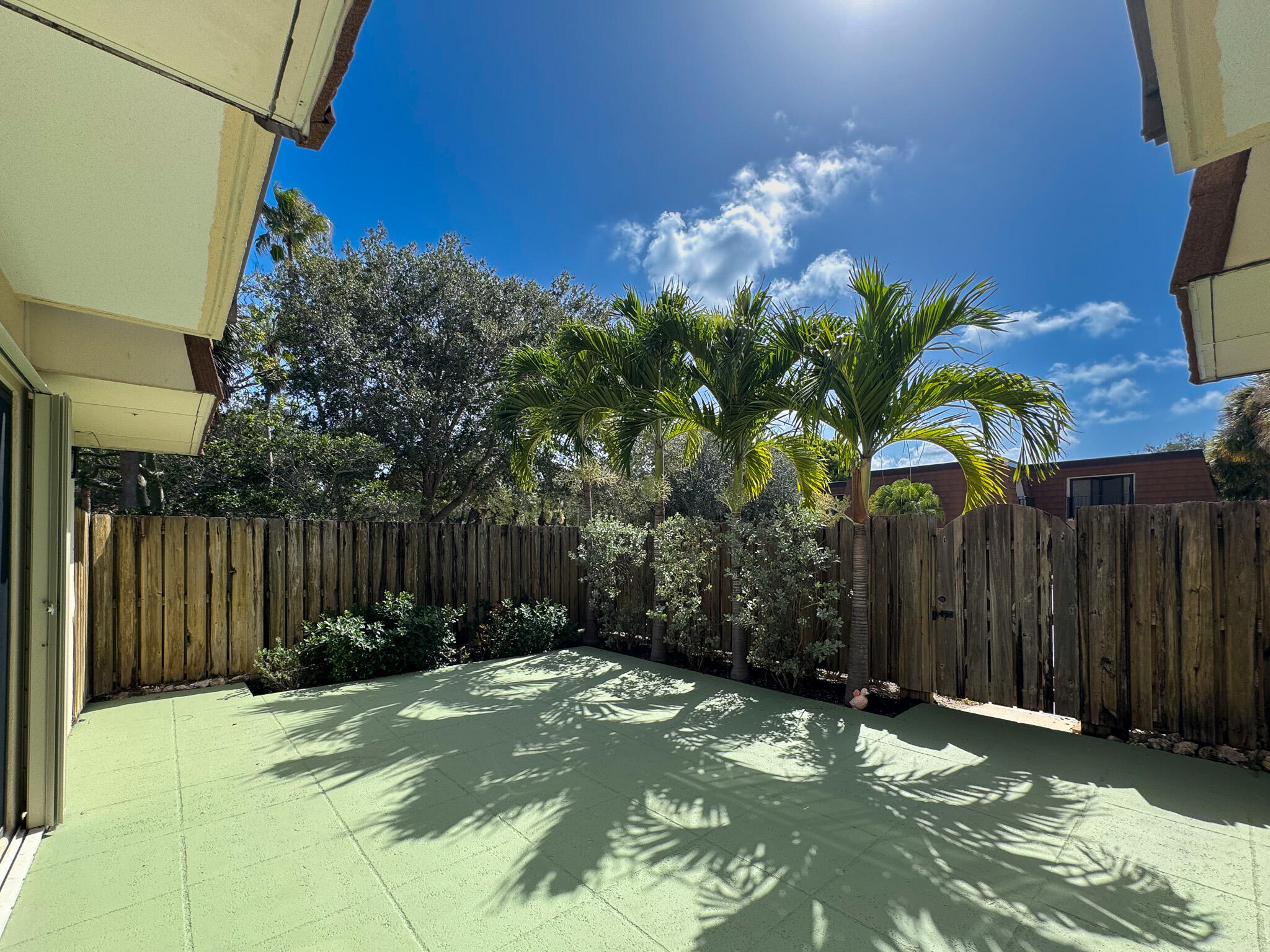 RIVER - Residential Lease