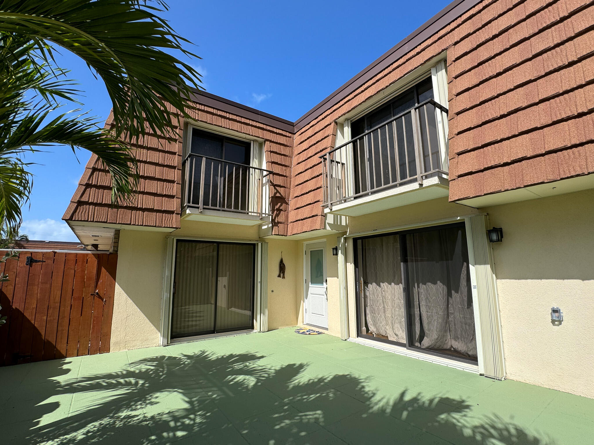 RIVER - Residential Lease