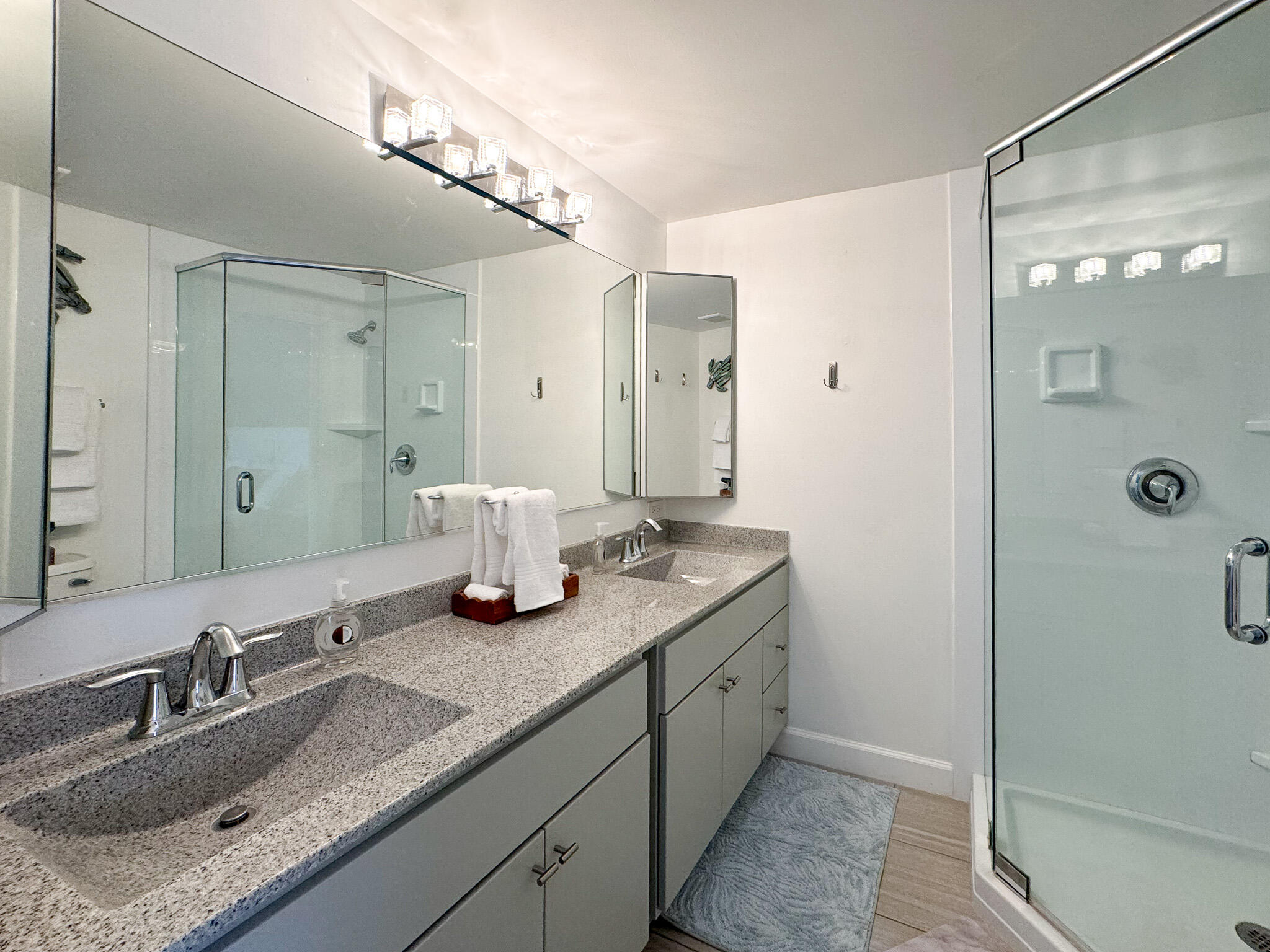 RIVER - Residential Lease