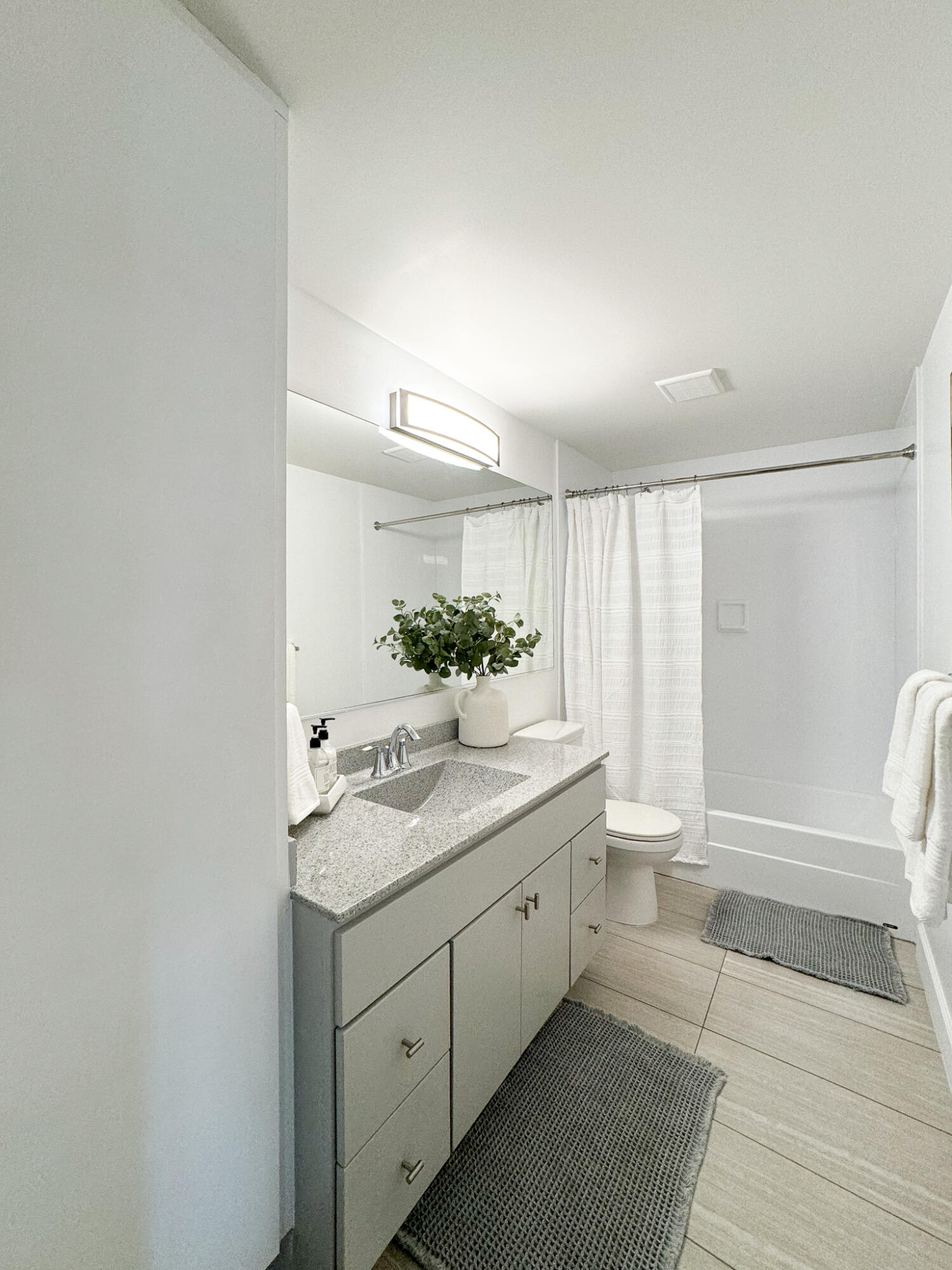 RIVER - Residential Lease