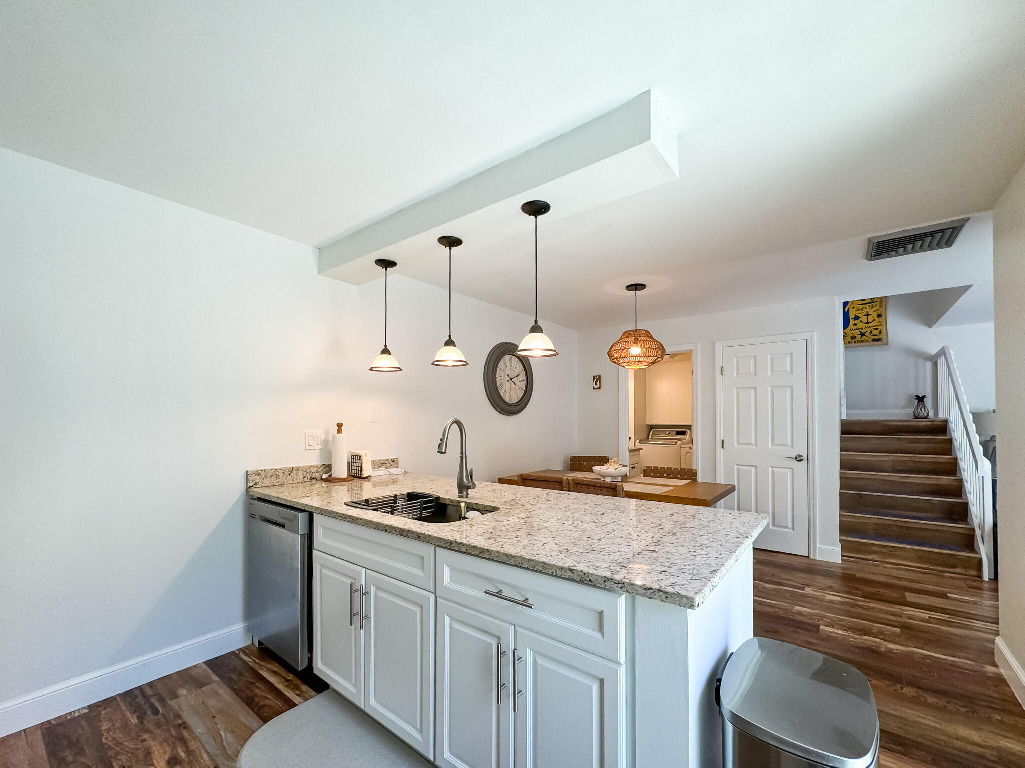 RIVER - Residential Lease