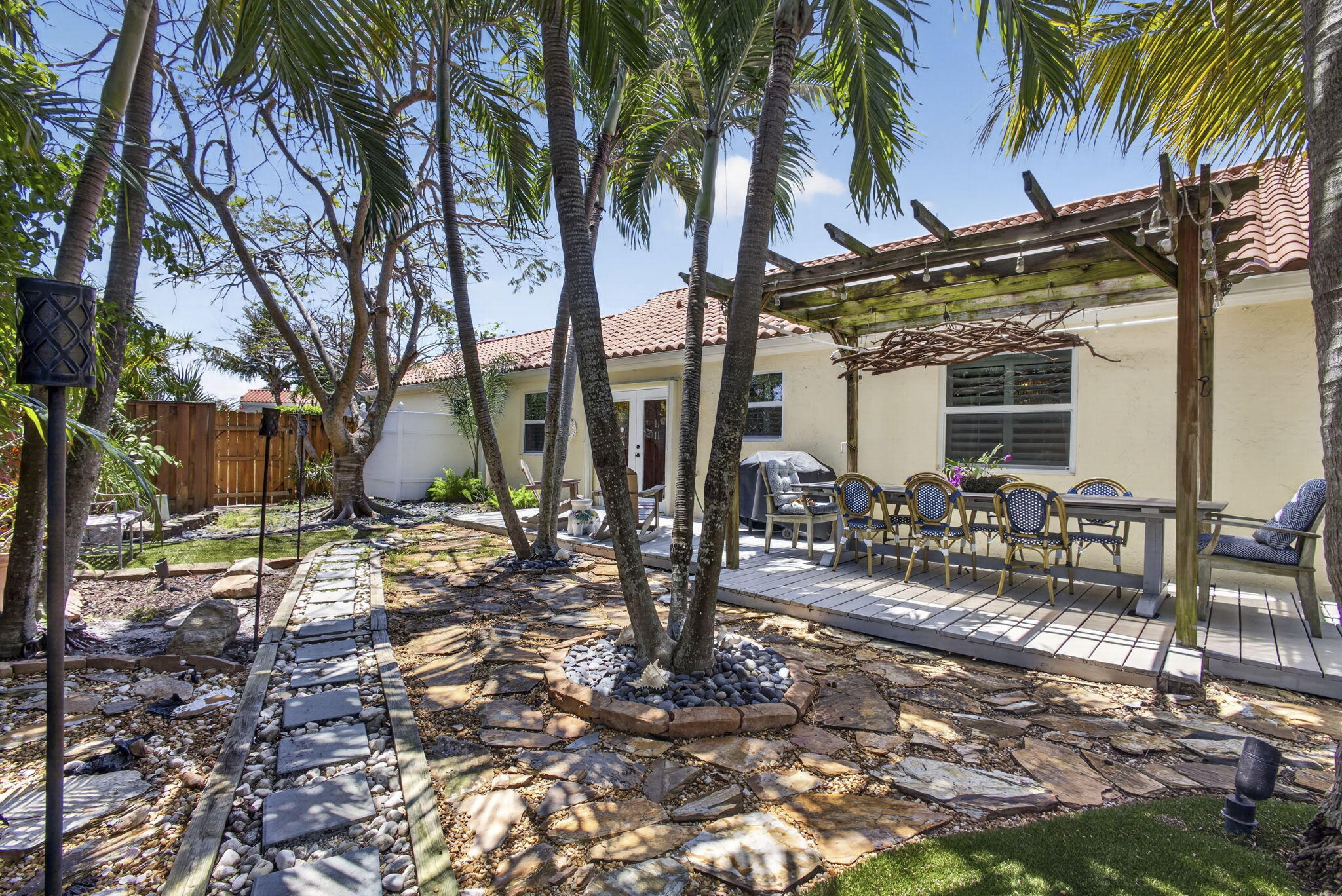 CRYSTAL POINTE 2 - Residential