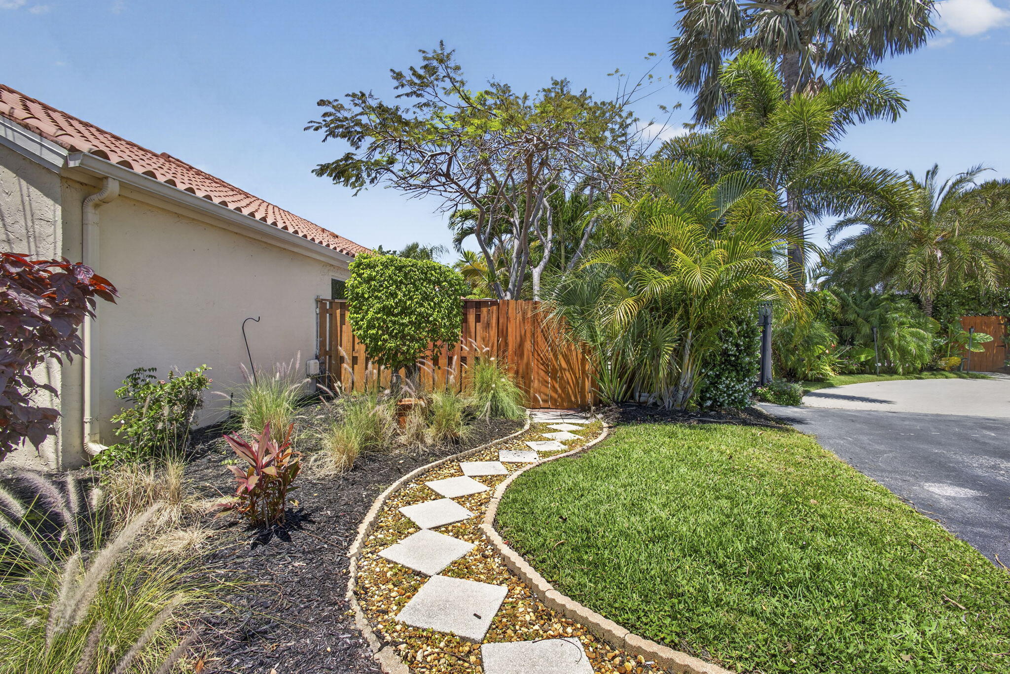 CRYSTAL POINTE 2 - Residential