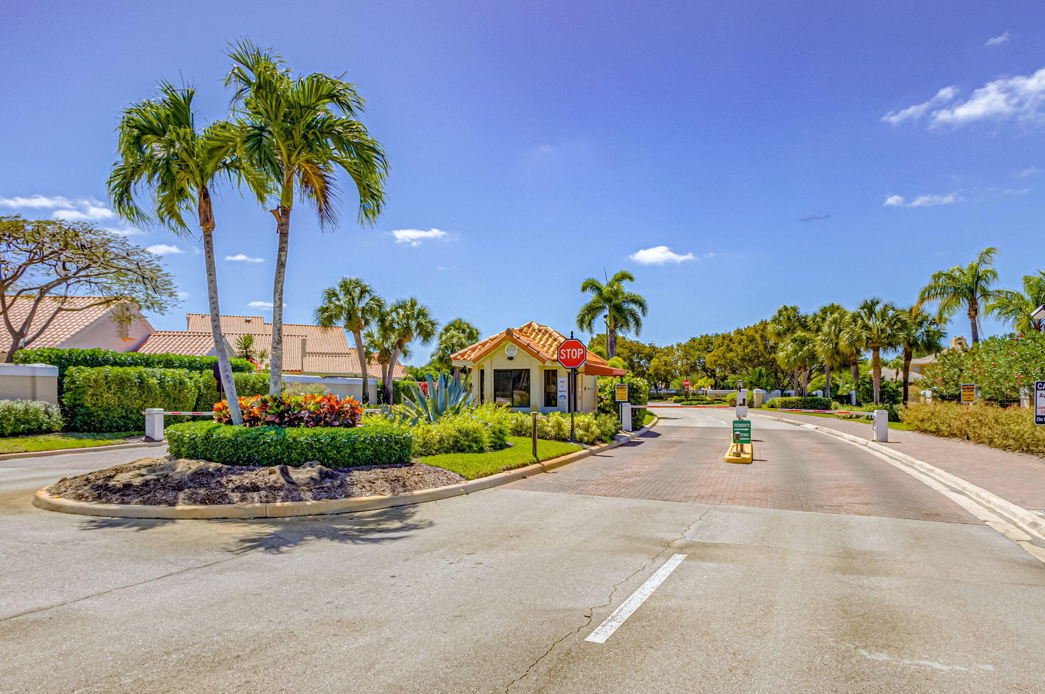 CRYSTAL POINTE 2 - Residential