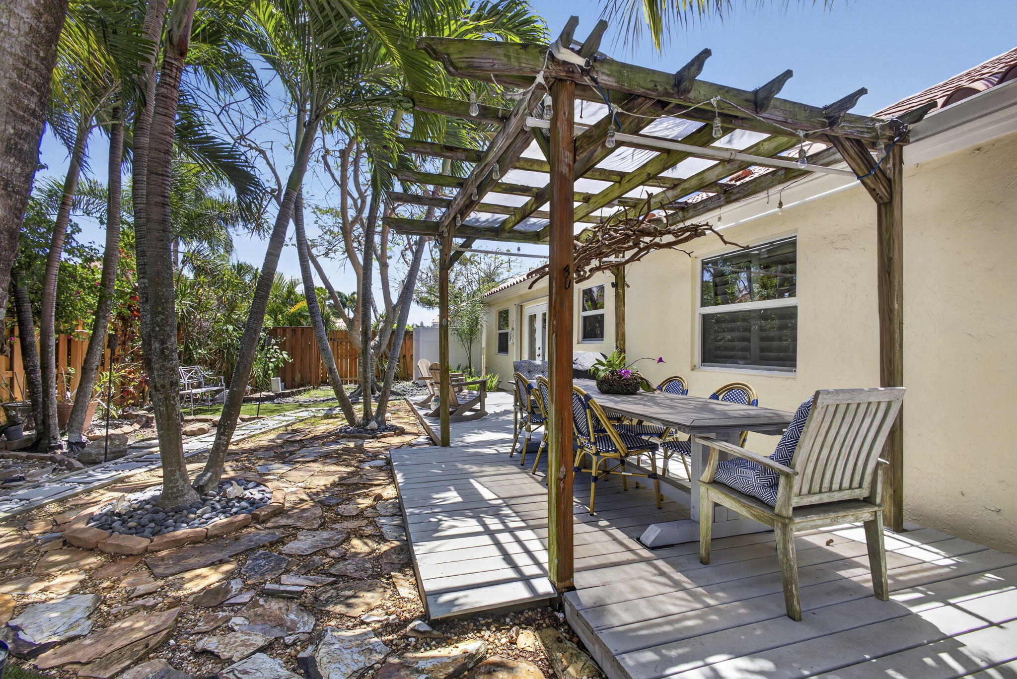 CRYSTAL POINTE 2 - Residential