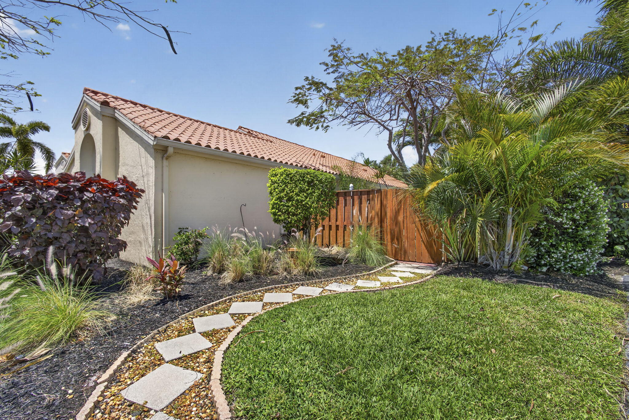 CRYSTAL POINTE 2 - Residential