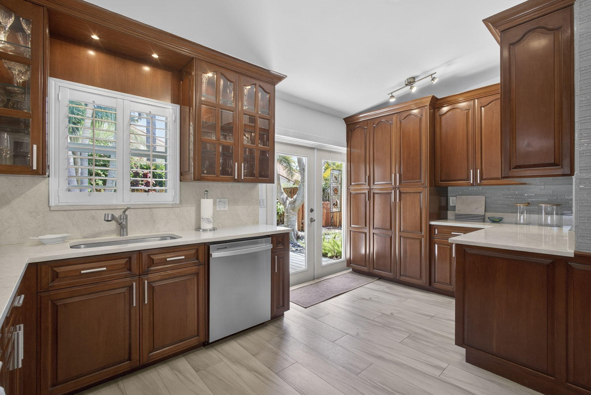 CRYSTAL POINTE 2 - Residential