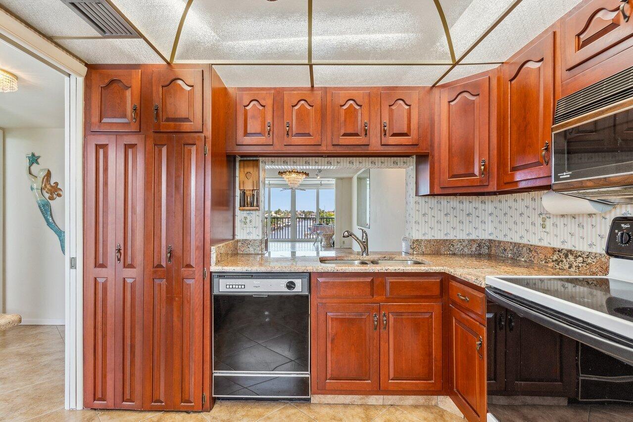 TROPIC BAY CONDOMINIUM & MARINA - Residential