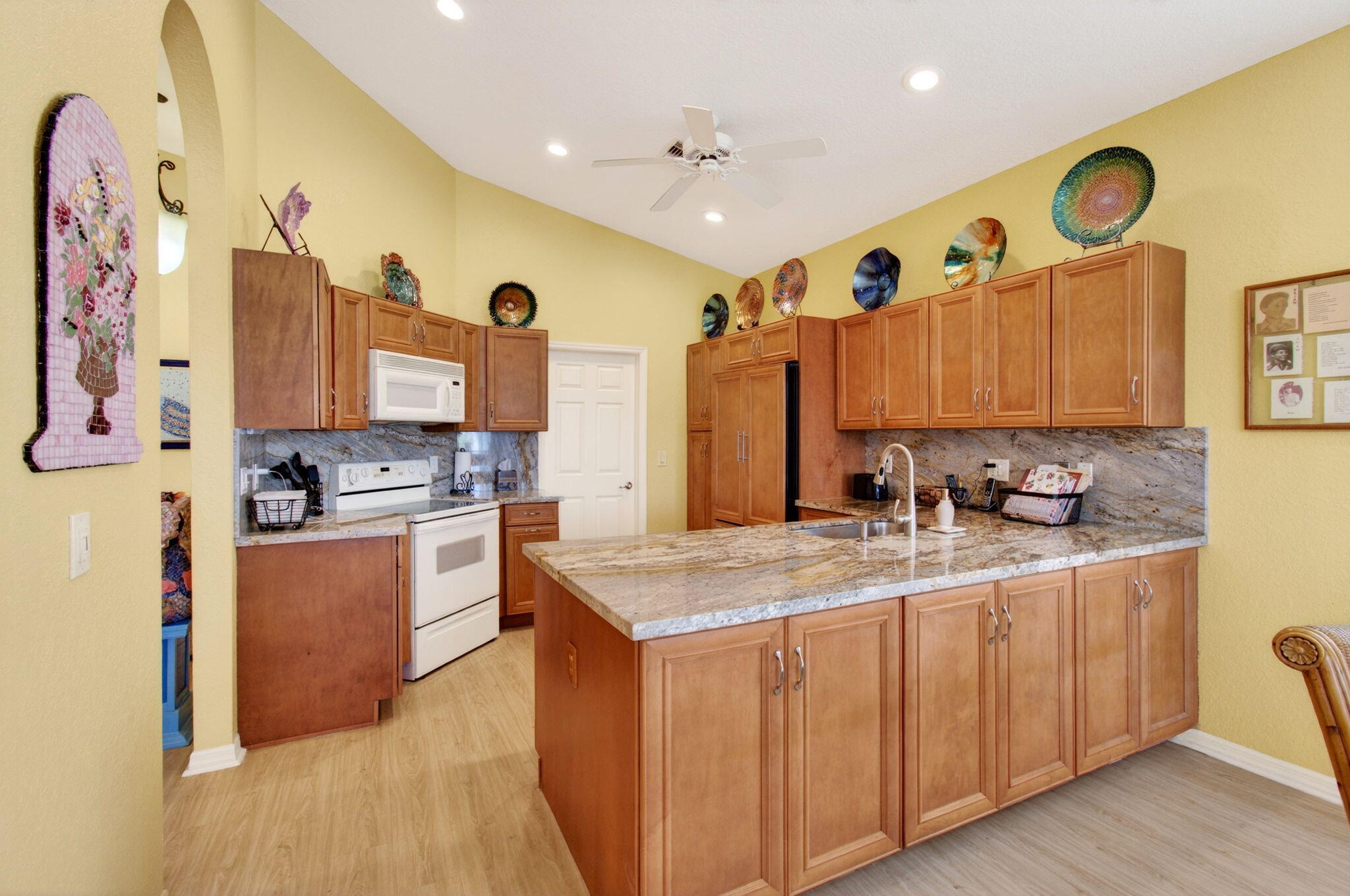 CORAL LAKES - Residential