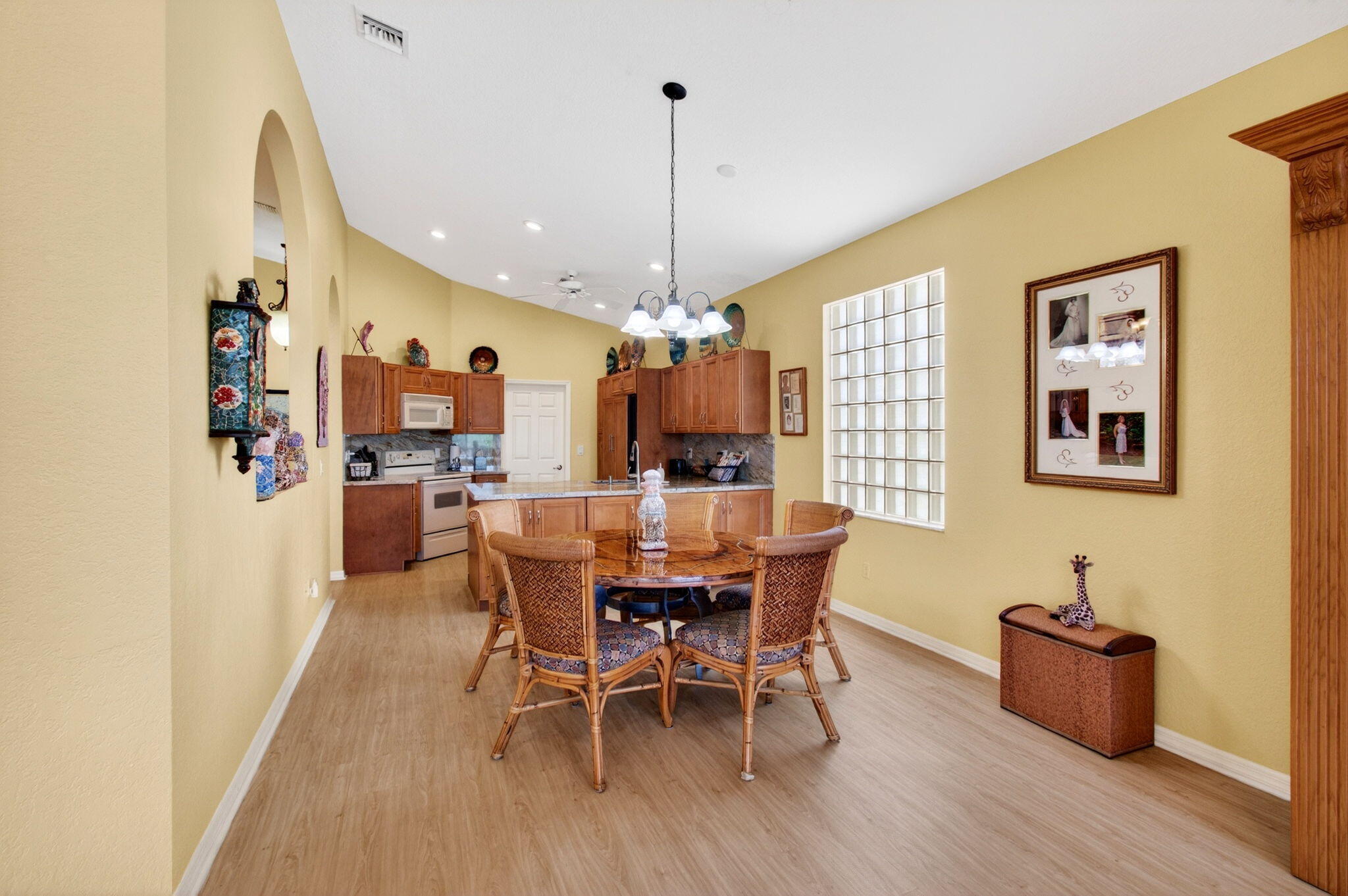 CORAL LAKES - Residential