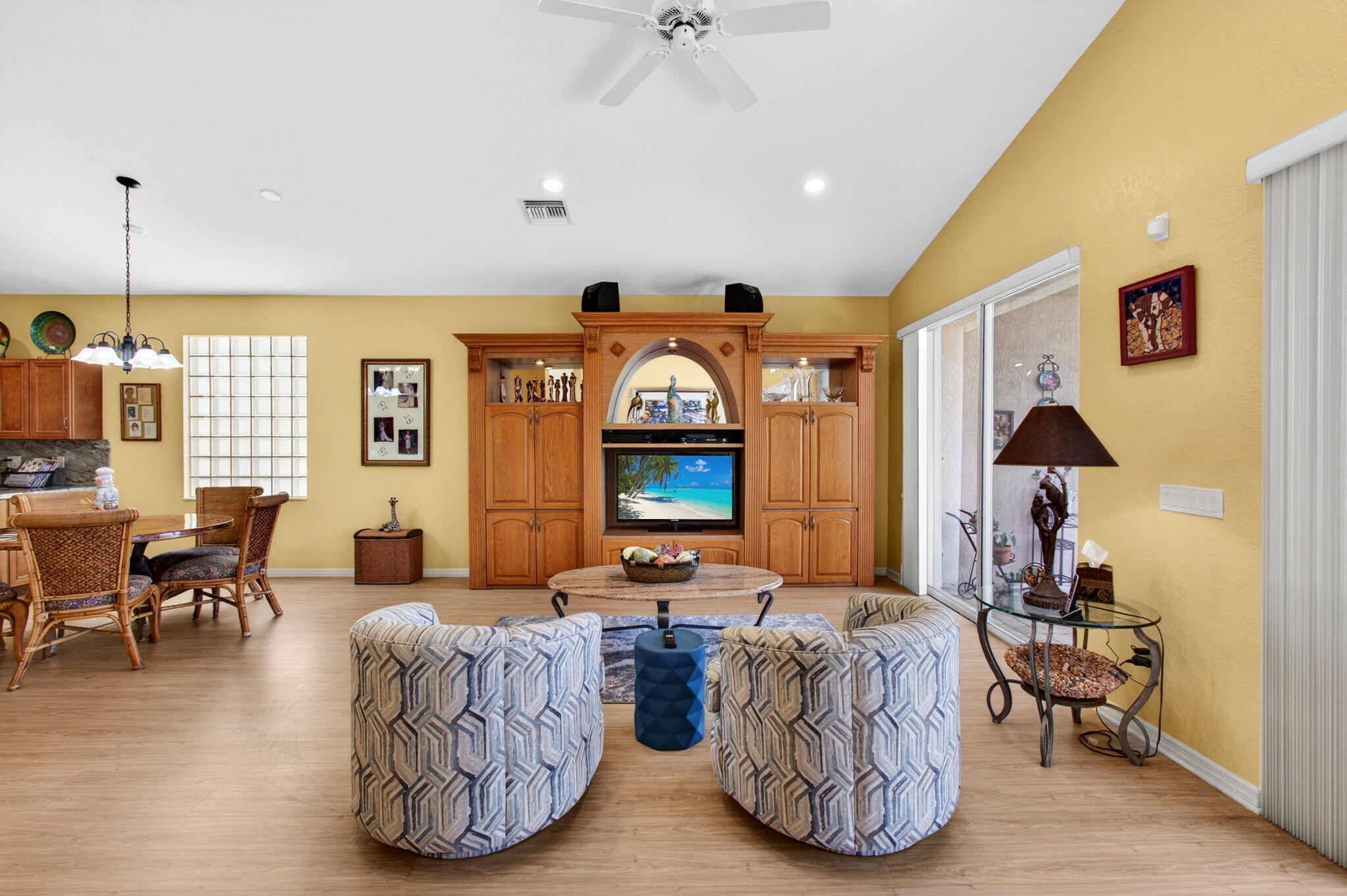 CORAL LAKES - Residential