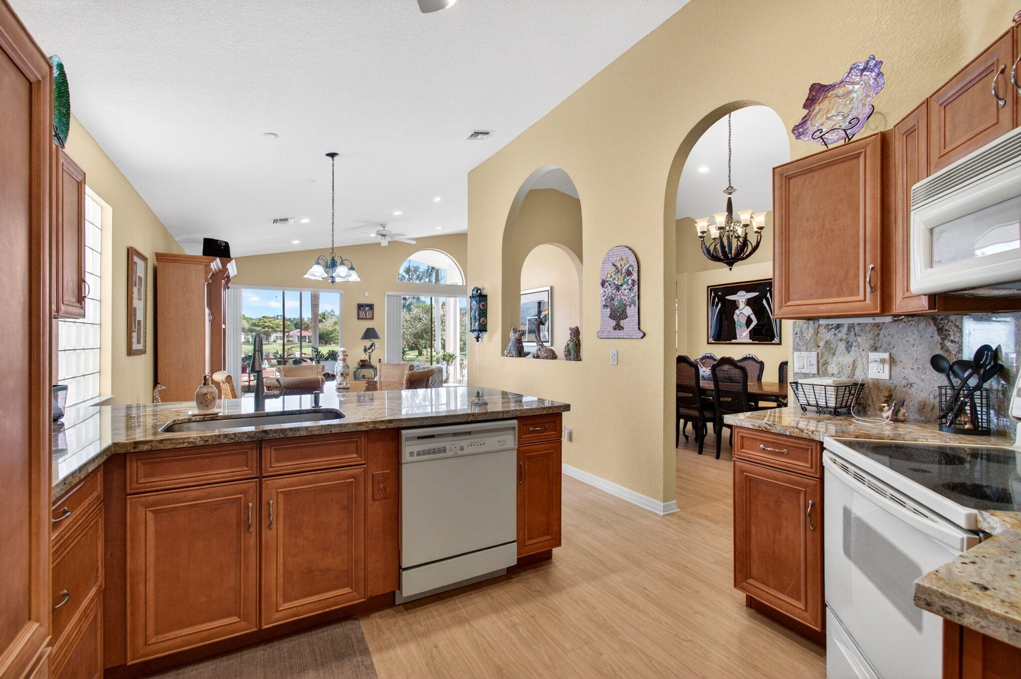 CORAL LAKES - Residential