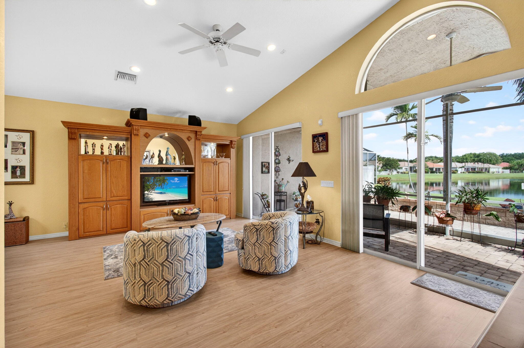 CORAL LAKES - Residential