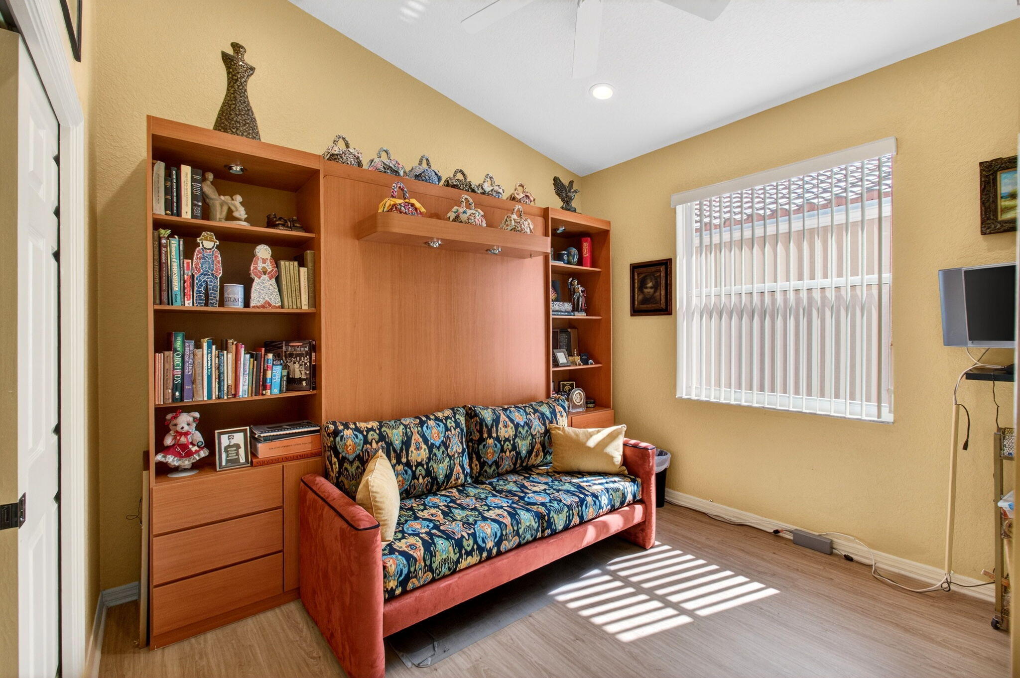 CORAL LAKES - Residential