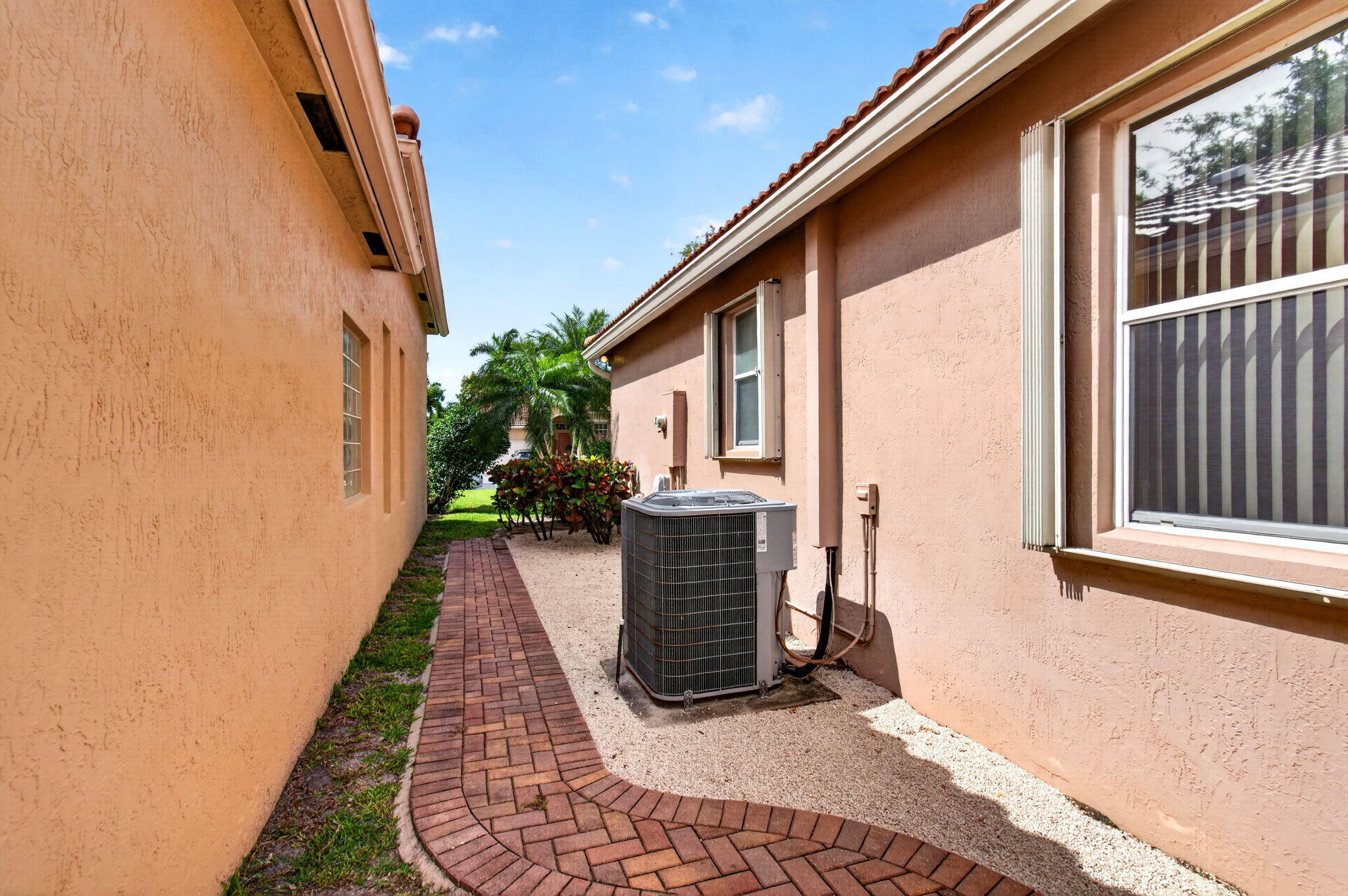 CORAL LAKES - Residential