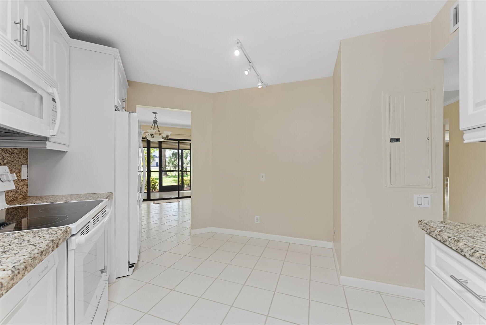 5651 Camino Del Sol 103