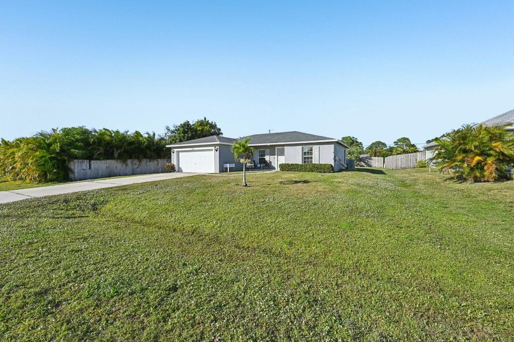 Photo of 593 NW Avon Avenue, Port Saint Lucie, FL 34983 (MLS # F10539388)
