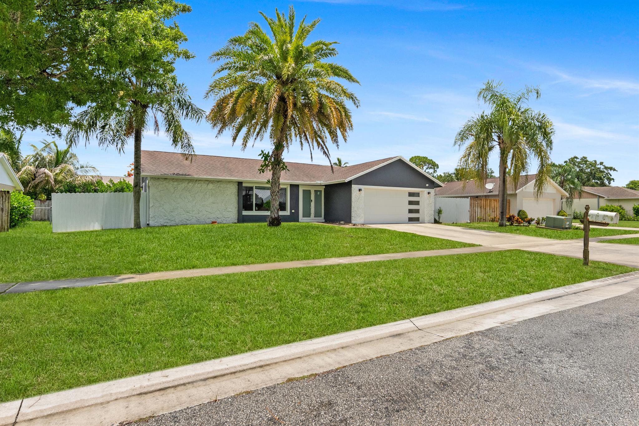 112 Parkwood Dr Drive