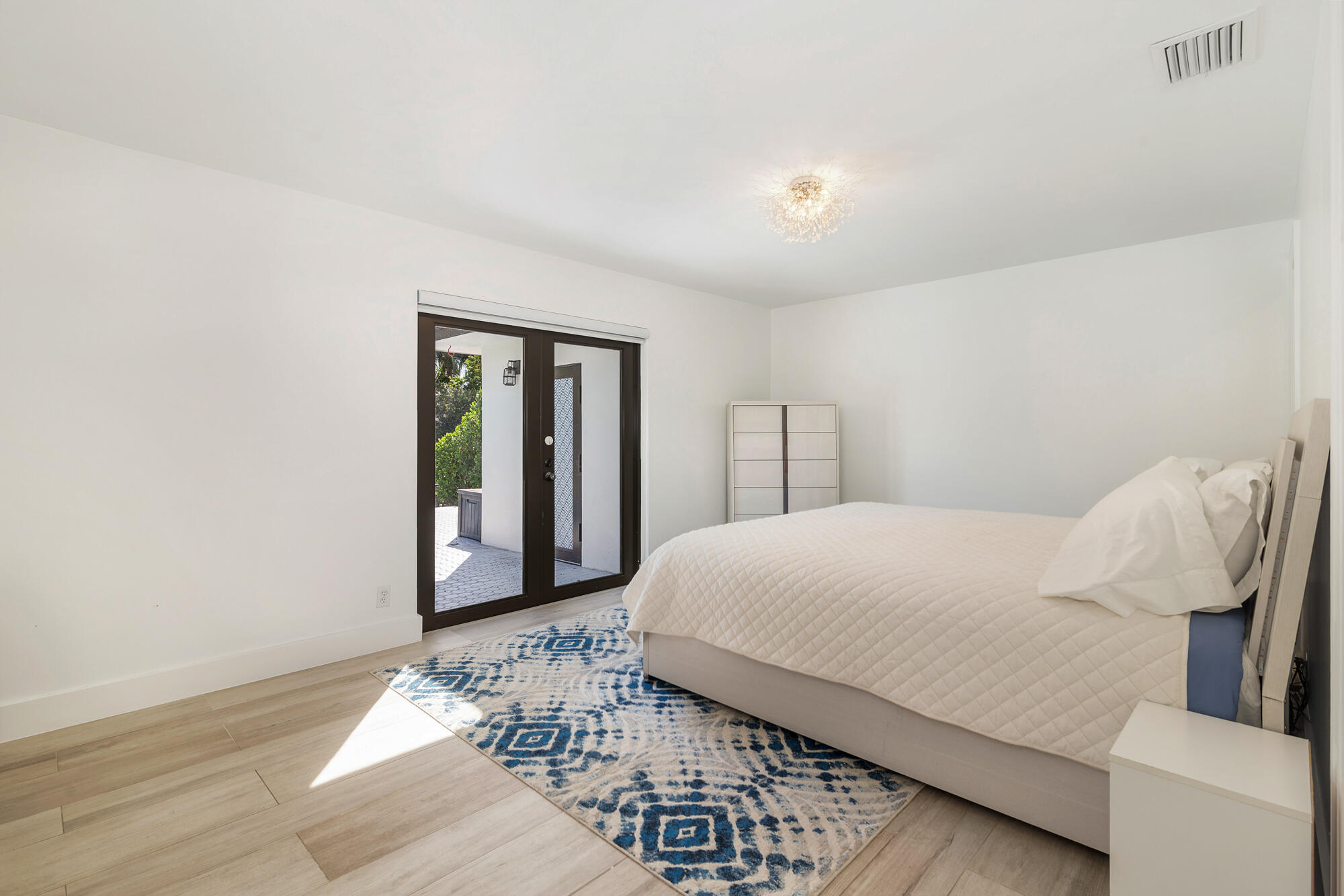 SOUTH LAKE SHORES - Residential