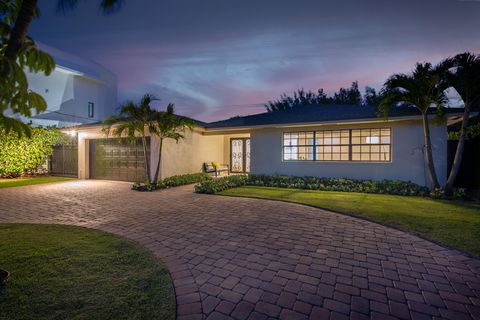 Tiny photo for 7730 Beta Circle E, Lake Clarke Shores, FL 33406 (MLS # R11133121)