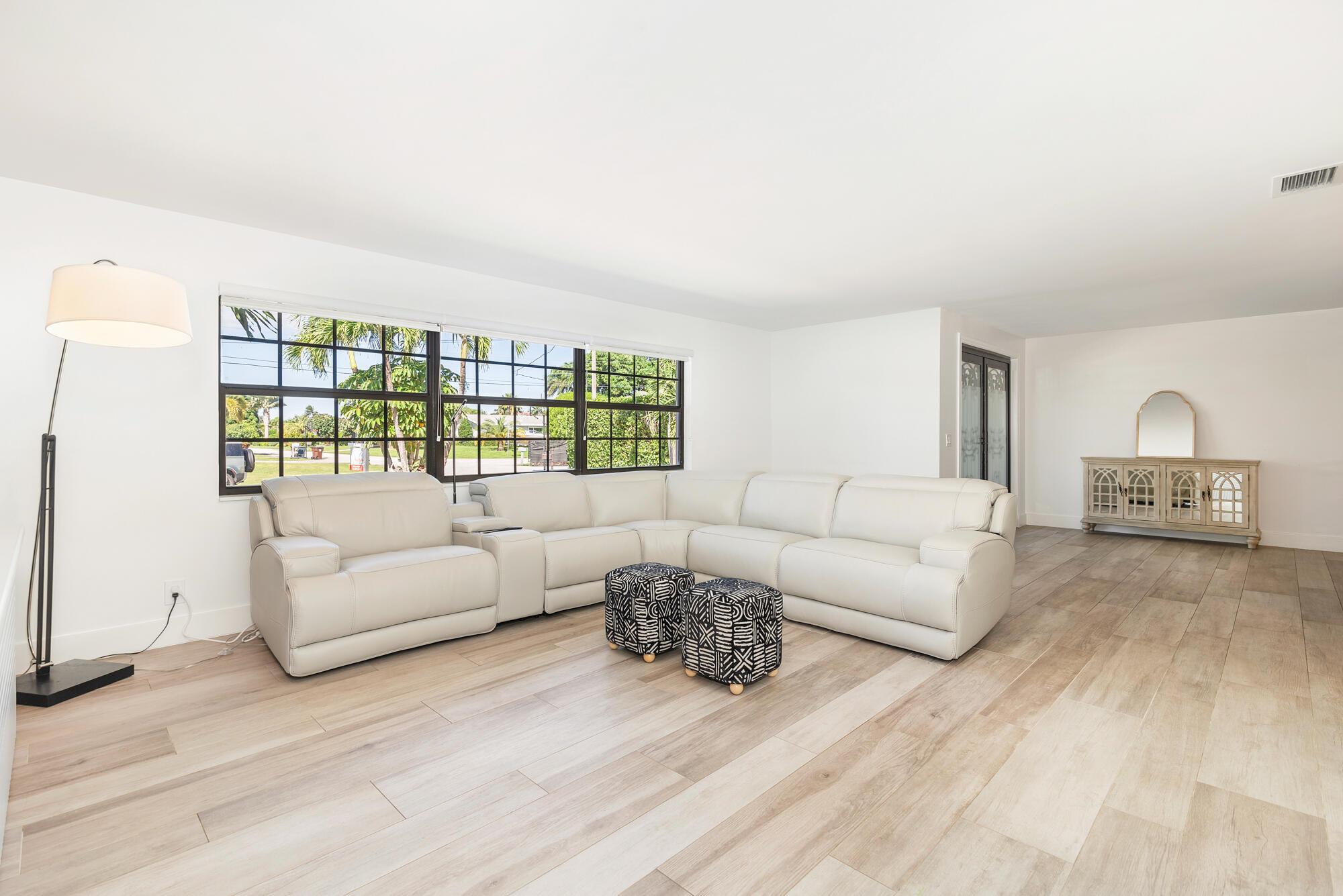 SOUTH LAKE SHORES - Residential